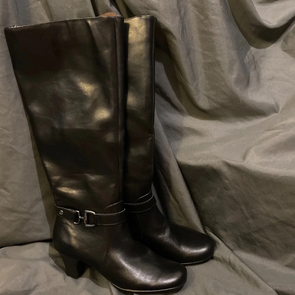 *****SOLD*****A2 Heelrest NWOT Knee-High Boots Size 10 - Picture 2 of 12